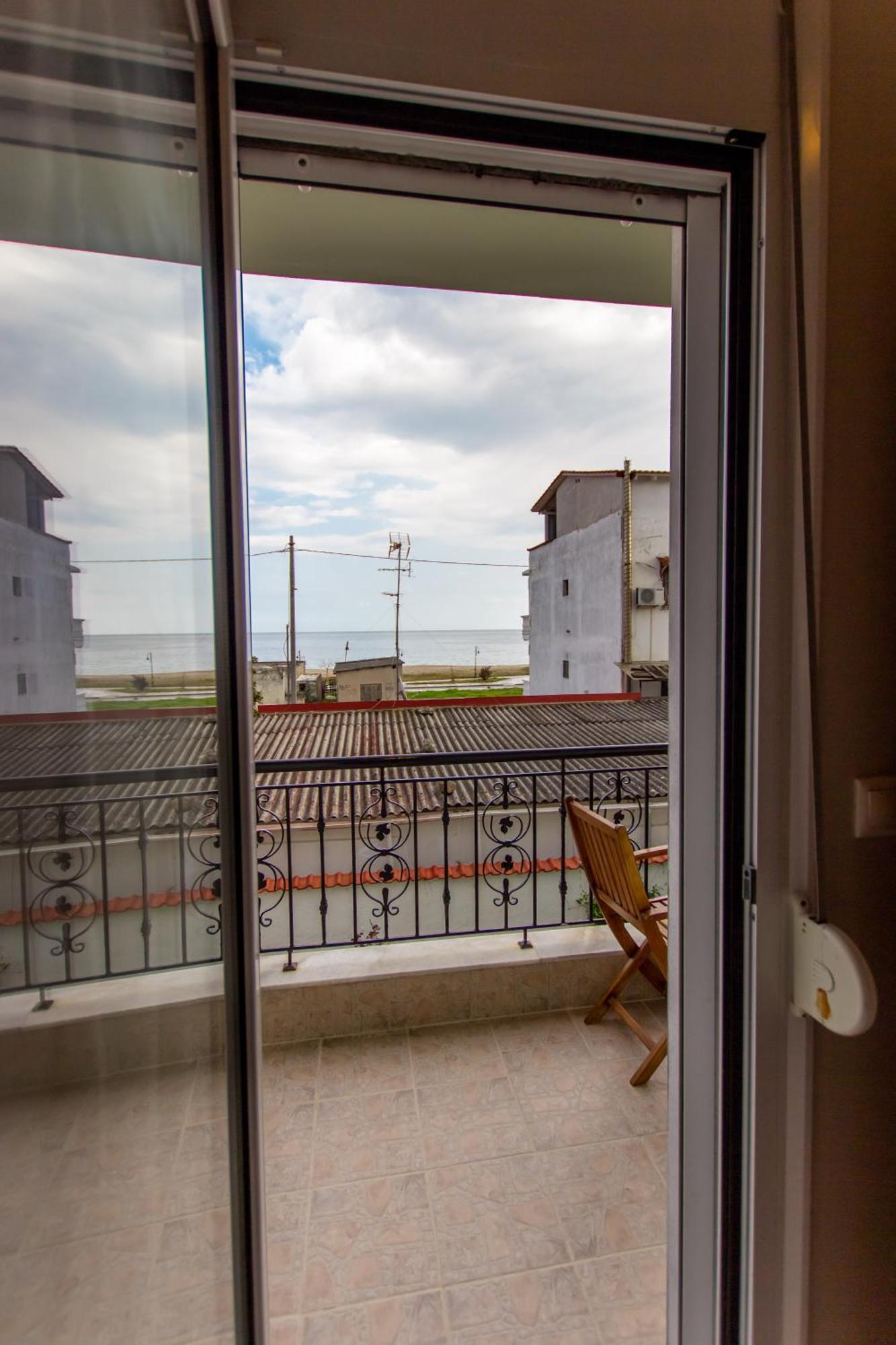 Athanasia Inn Nea Vrasna Exterior photo