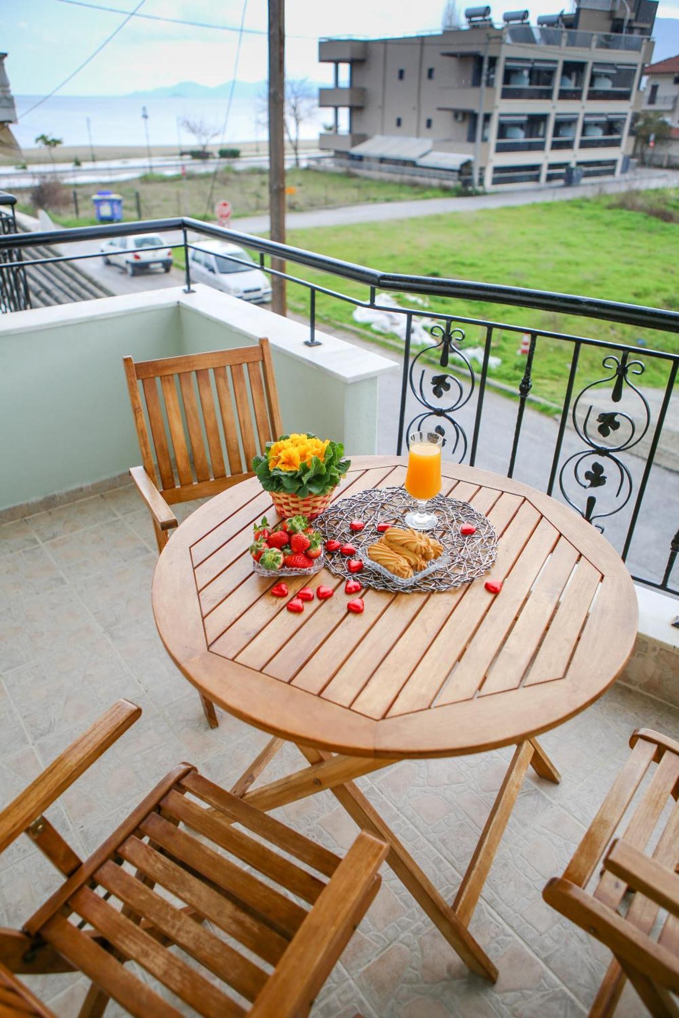 Athanasia Inn Nea Vrasna Exterior photo